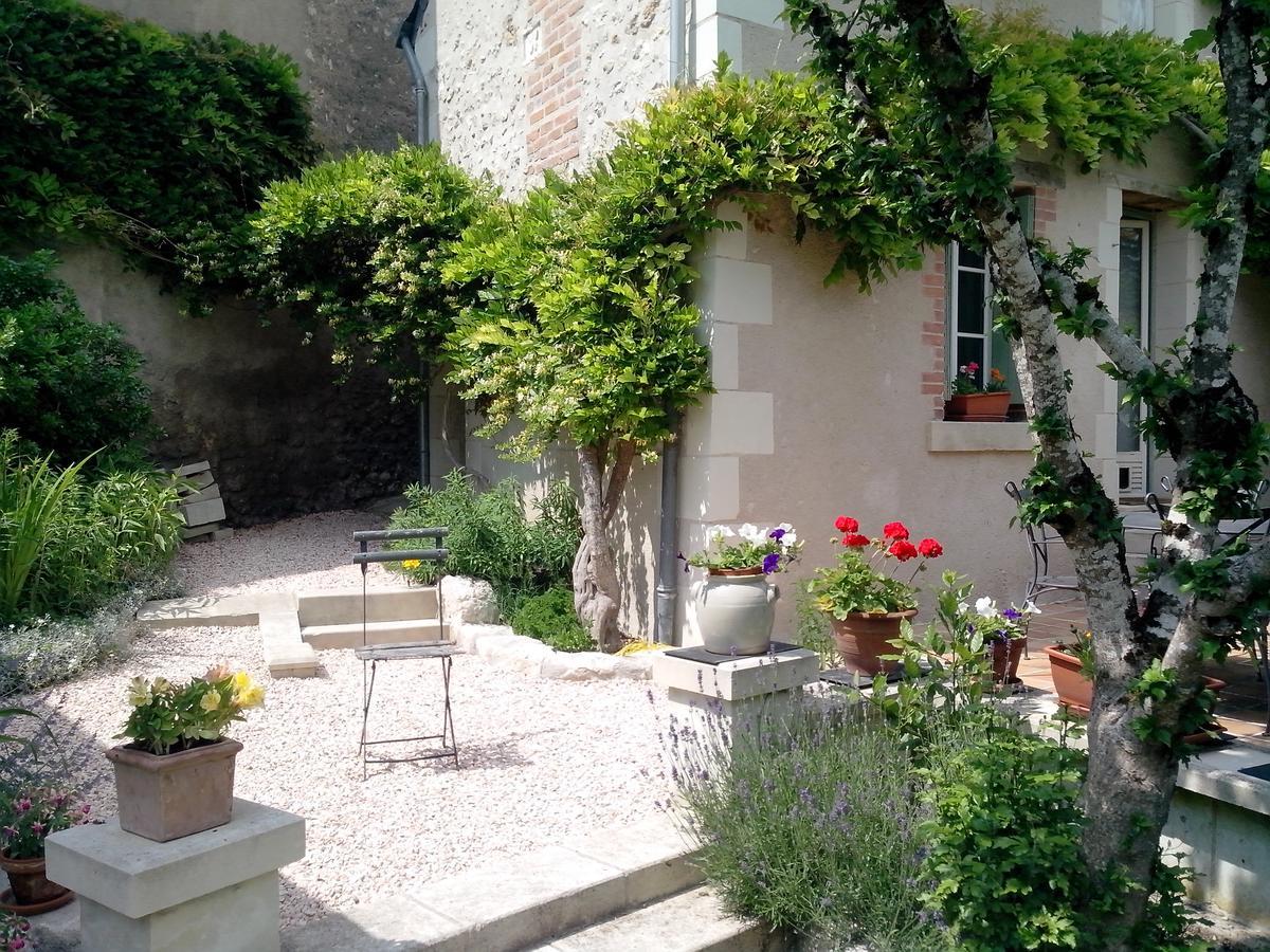 Le Petit Jardin Yoyo Hotel Monts Exterior foto