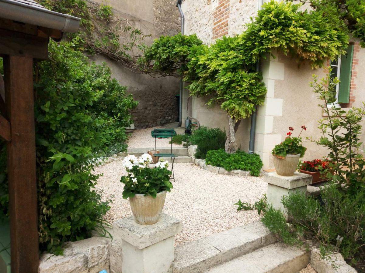 Le Petit Jardin Yoyo Hotel Monts Exterior foto