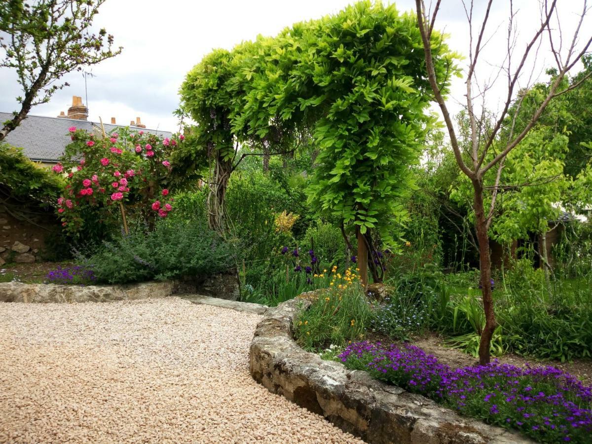 Le Petit Jardin Yoyo Hotel Monts Exterior foto